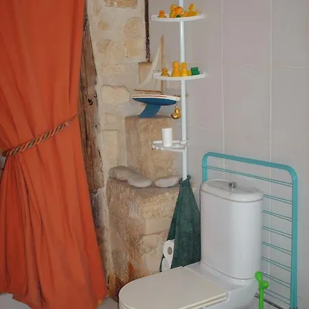 Bed & Breakfast Charenton شقة